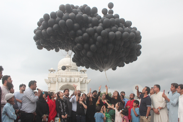 YFK Black Day 150822