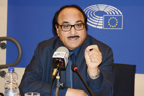 Dr Syed Nazir Gilani 200922