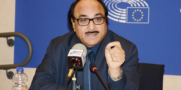 Dr Syed Nazir Gilani 200922
