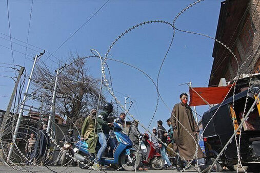Barbed wire Kashmir 031022