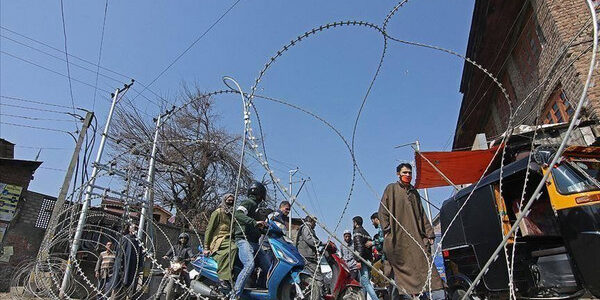 Barbed wire Kashmir 031022